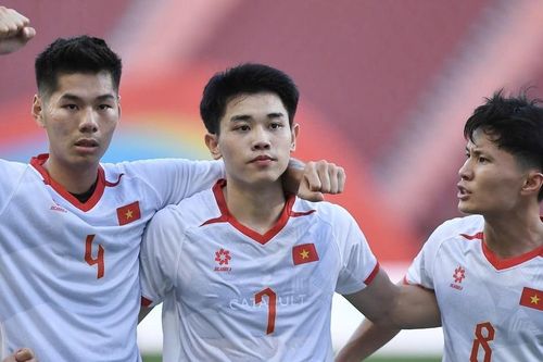 Tin nóng bóng đá Việt hôm nay 4/12: Đình Bắc không ngại đối thủ nào tại SEA Games 33; Văn Hậu tái xuất trong đội hình CLB CAHN