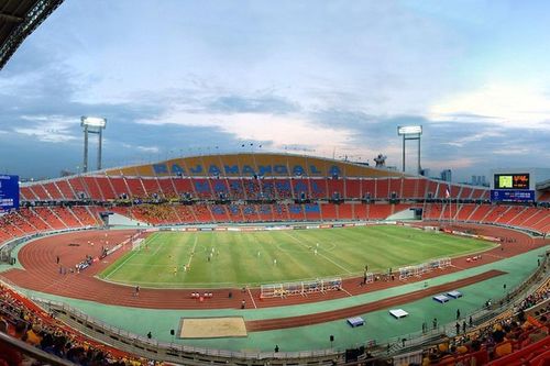 Truyền thông Thái Lan đồng loạt đưa tin việc sân Rajamangala bị chê tơi tả ở SEA Games 2025