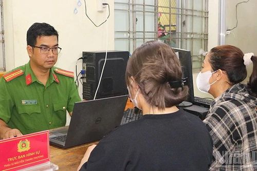 Đồng Tháp: Giải cứu bé gái bị dụ dỗ làm 'việc nhẹ lương cao'