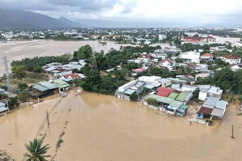 Khánh Hòa: Nước ngập trở lại, người dân chuẩn bị ứng phó với mưa lũ