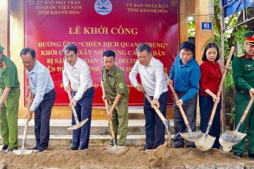 Khởi công xây nhà tặng hộ dân bị sập đổ hoàn toàn do thiên tai