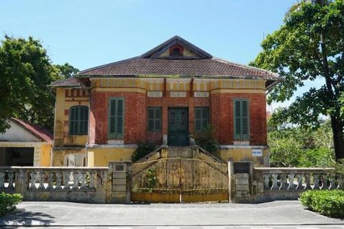 Vì sao thần đèn Nguyễn Văn Cư vẫn chưa thể dịch chuyển biệt thự Pháp cổ 26 Lê Lợi sau hơn 3 năm chờ đợi?