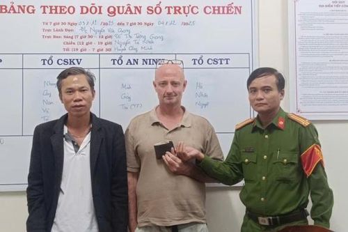 Trao trả tài sản cho du khách nước ngoài