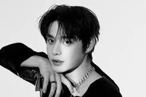 Kim Ji Woong của Zero Base One xuất hiện đặc biệt cùng với cặp đôi Park Seo Joon và Won Ji An