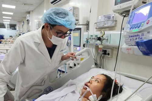Mẹ đơn thân nguy kịch, viện phí hơn 500 triệu đồng