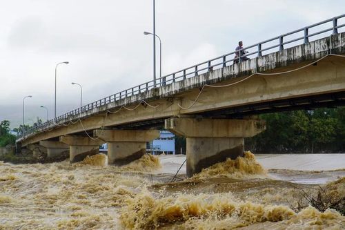 Khánh Hòa: Yêu cầu các hồ chứa giảm lưu lượng xả nước để hạn chế ngập lụt