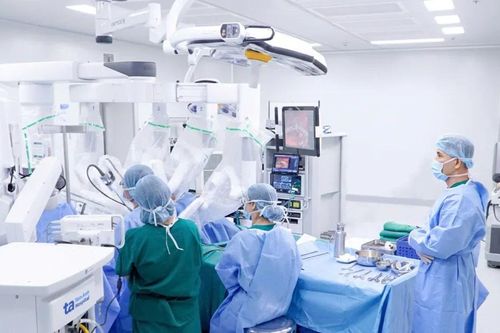 Thực hiện thành công gần 200 ca phẫu thuật robot