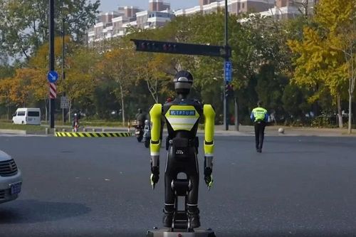 Trung Quốc ra mắt robot cảnh sát giao thông Tiểu Hổ