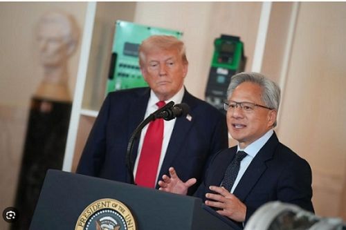 Tổng thống Trump yêu cầu Nvidia cân nhắc xuất khẩu chip AI cho Trung Quốc