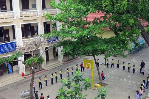Nguy cơ ngập lụt tăng cao, nhiều trường học tại Khánh Hòa cho học sinh tạm dừng đến lớp