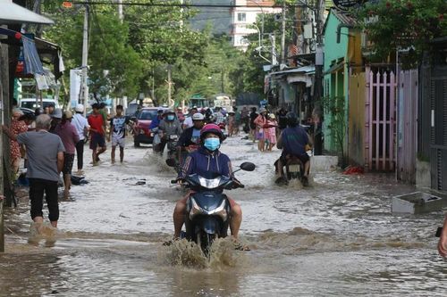 Khánh Hòa cảnh báo ngập sâu hơn 3m, yêu cầu khẩn trương sơ tán dân