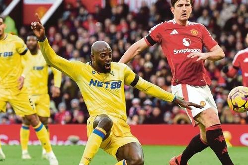Crystal Palace sốt sắng bán Mateta cho MU