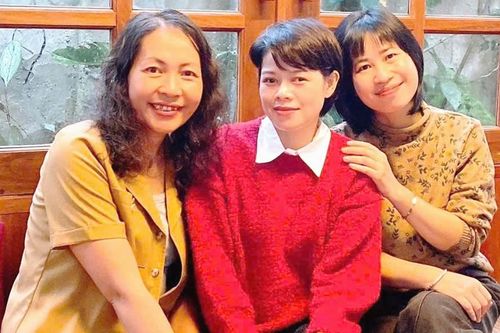 3 nữ họa sĩ từ cao nguyên đất đỏ mang 'hoa xuống phố'