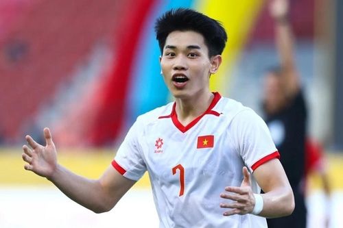 U22 Việt Nam 2-1 U22 Lào: Đình Bắc và pha 'bẻ còi' phút 60