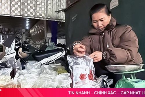 Thuốc nam tràn chợ, rủi ro... vào nhà!