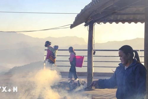 Điện Biên: Chợ phiên vùng cao Keo Lôm rộn ràng trong buổi sớm cuối tuần