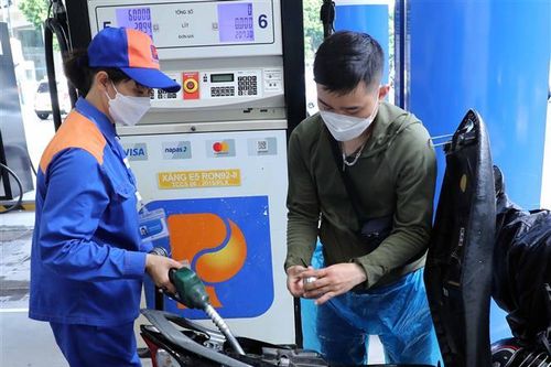 Xăng tăng hơn 500 đồng/lít, giá dầu đồng loạt giảm