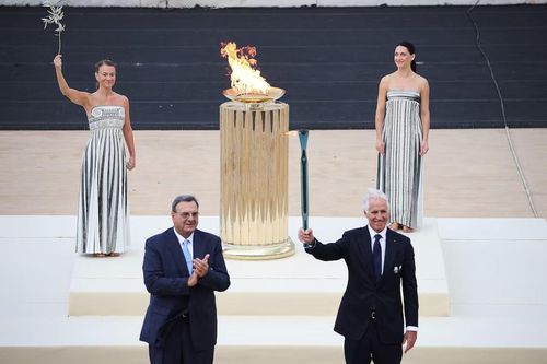 Ngọn lửa Thế vận hội mùa Đông Milano-Cortina 2026 lên đường tới Italy