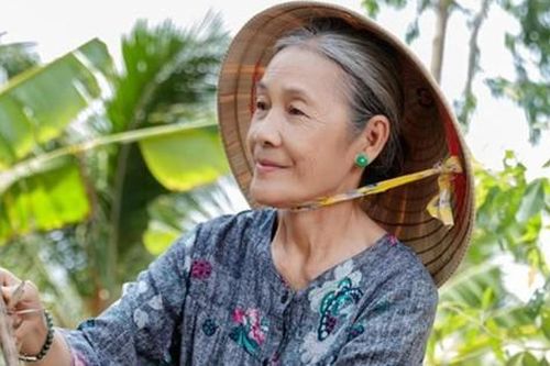 Nghệ sĩ Thanh Hiền: 'Đóa hoa nở muộn' của làng điện ảnh Việt, hiếm hoi bộc bạch về chuyện gia đình