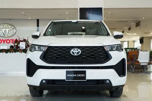 Toyota Innova Cross có thêm phiên bản mới tại Việt Nam, giá 730 triệu đồng