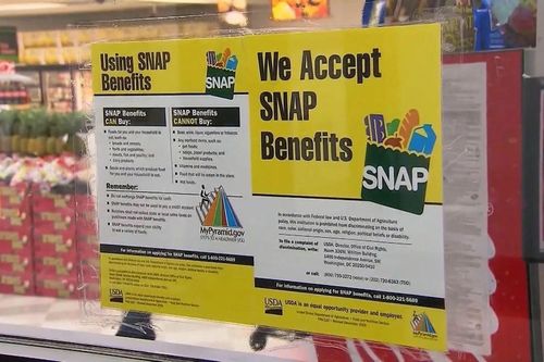 Chính quyền Trump dọa cắt giảm viện trợ lương thực cho 21 tiểu bang