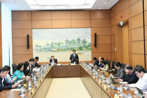 Xây dựng hạ tầng thiết yếu, tạo sinh kế bền vững, có cơ chế đặc thù để giảm nghèo đa chiều
