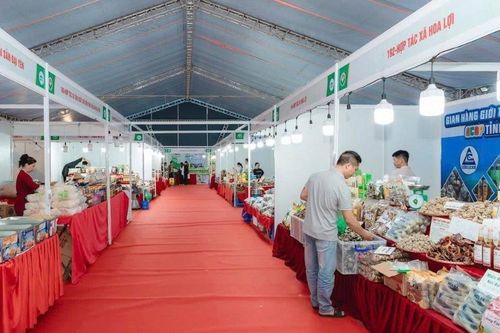 Khai mạc hội chợ Công thương khu vực phía Bắc