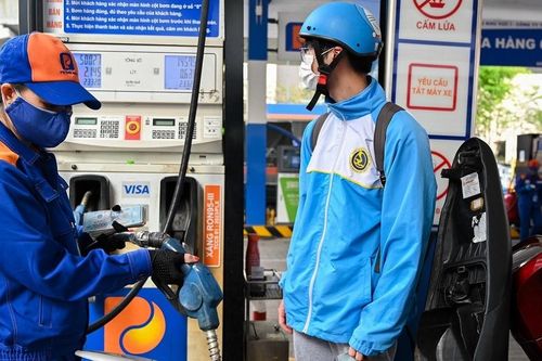 Giá xăng tăng, các loại dầu quay đầu giảm