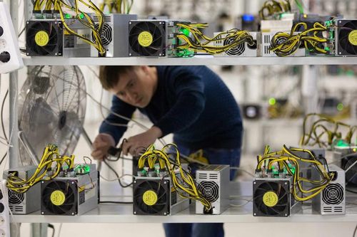 Nhiều 'thợ mỏ' Bitcoin đang bù lỗ để duy trì hoạt động