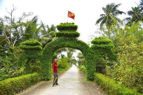 Người 'kể chuyện' bằng cây lá