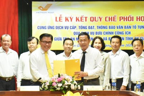 Tòa án nhân dân tỉnh An Giang và Bưu điện tỉnh ký kết quy chế phối hợp