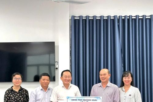 Tỉnh Quảng Ngãi hỗ trợ ngành Y tế Gia Lai 400 kg Cloramin B