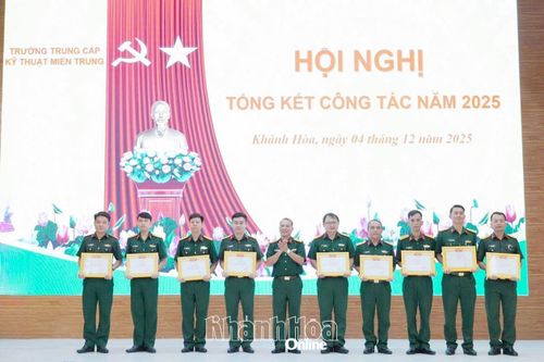 Trường Trung cấp Kỹ thuật miền Trung tổng kết công tác năm 2025