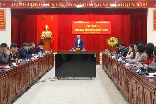 Hội nghị giao ban báo chí tháng 11