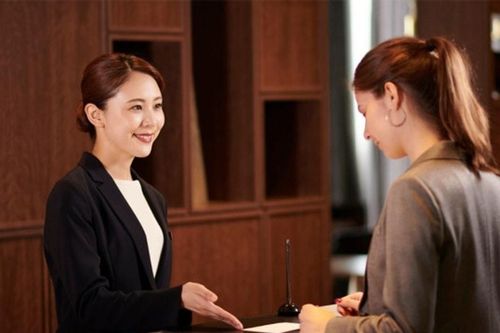 An toàn khách sạn: Lý do lễ tân không bao giờ nói to số phòng