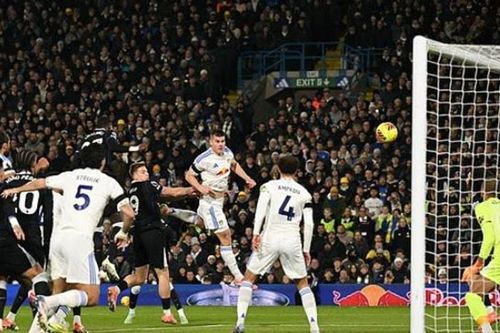 Chelsea thảm bại 1-3 tại Elland Road: Bài học cho Maresca