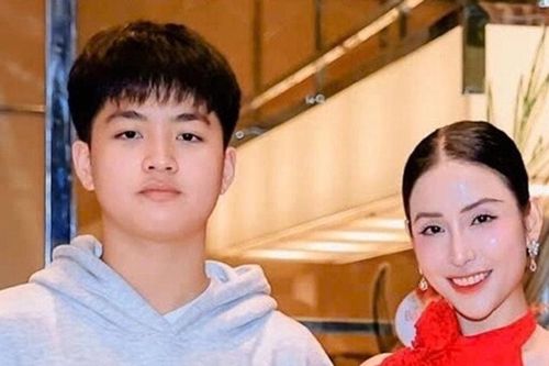 Con trai Mai Hồ 14 tuổi cao 1m74, ngoại hình gây chú ý