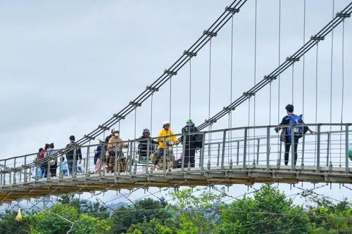 Lâm Đồng chỉ đạo xử lý sạt lở bờ sông và bảo đảm an toàn cầu treo Đức Xuyên