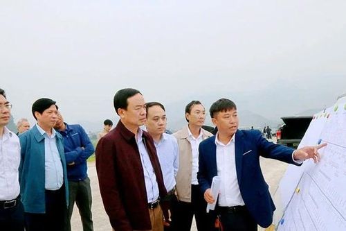 Phó Chủ tịch UBND tỉnh Quách Tất Liêm kiểm tra tiến độ dự án đường liên kết vùng