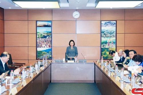 Đoàn đại biểu Quốc hội tỉnh Sơn La thảo luận tại Tổ