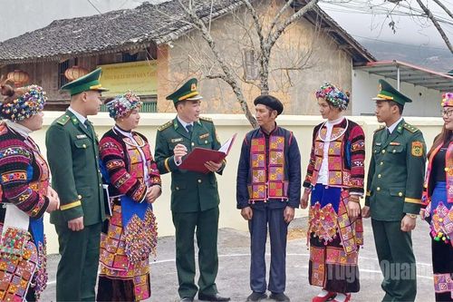Tăng cường công tác tuyên truyền pháp luật, giữ vững vùng biên