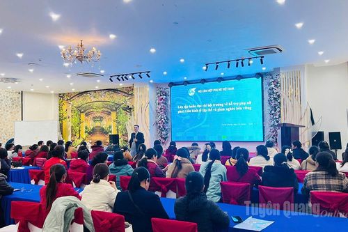 100 Chi hội trưởng phụ nữ được tập huấn về hỗ trợ phát triển kinh tế tập thể và giảm nghèo bền vững