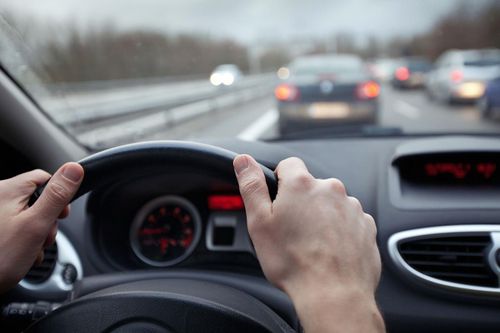 Lái xe mùa đông: Những lưu ý quan trọng để đảm bảo an toàn và vận hành hiệu quả