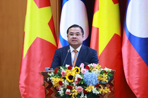 Vinachem cam kết 'chỉ bàn làm' tại Hội nghị Xúc tiến Đầu tư Việt Nam - Lào