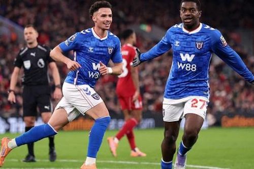 Florian Writz ghi bàn phút cuối, Liverpool thoát thua Sunderland
