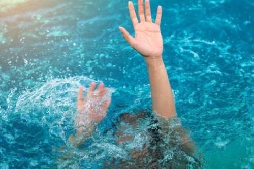 Một học sinh lớp 2 bị đuối nước nghi bắt chước trò chơi 'ghe bo bo' trên TikTok