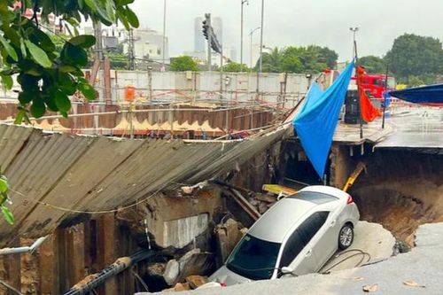 Nguyên nhân ban đầu vụ hố tử thần 'nuốt chửng' hai ô tô ở Đà Nẵng