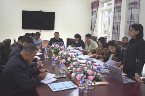 Kiểm tra công tác rà soát hộ nghèo trên địa bàn xã Minh Tâm