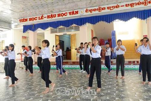 Lan tỏa văn hóa Khmer trong học đường