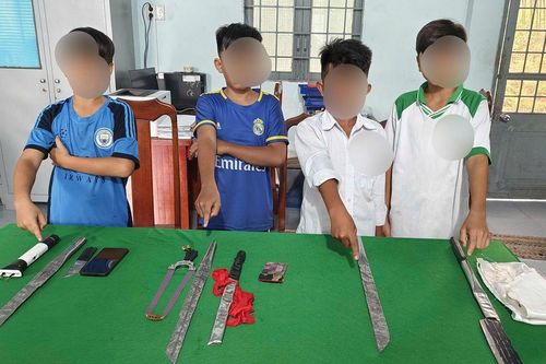 Bốn học sinh lớp 6 dùng hung khí ấp ủ ý đồ rất đáng quan ngại